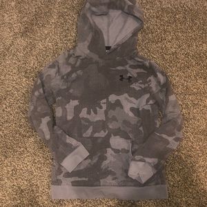 Under armor boys youth medium camo hoodie
